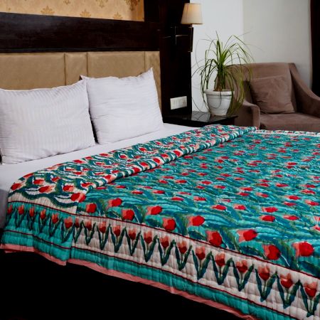 Crimson Leaf Cotton Quilt